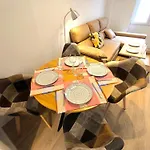 Modern Apartment With Terrace Near The Center